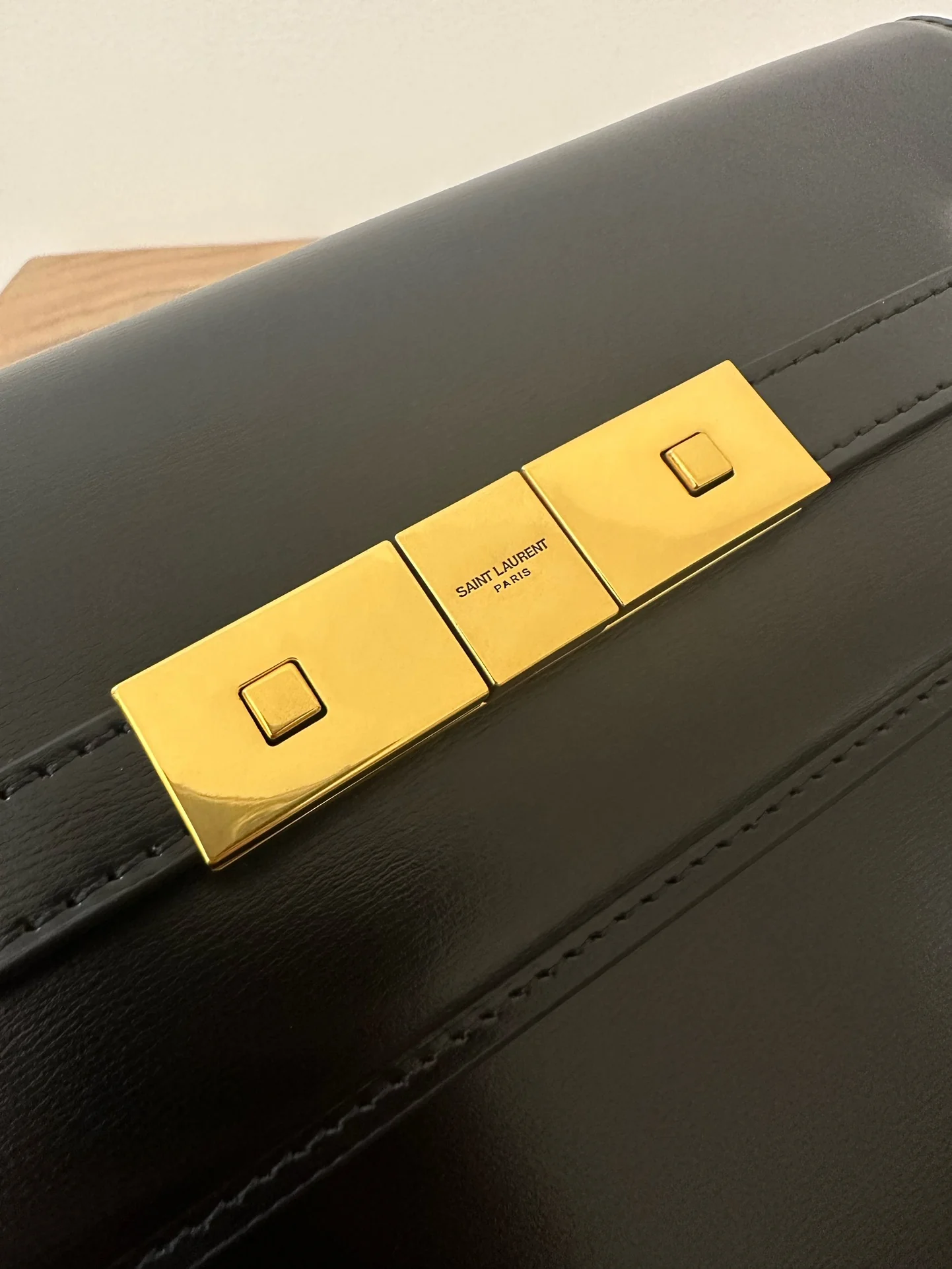 YSL Manhattan Toothpick Texture Small Black with Gold buckler