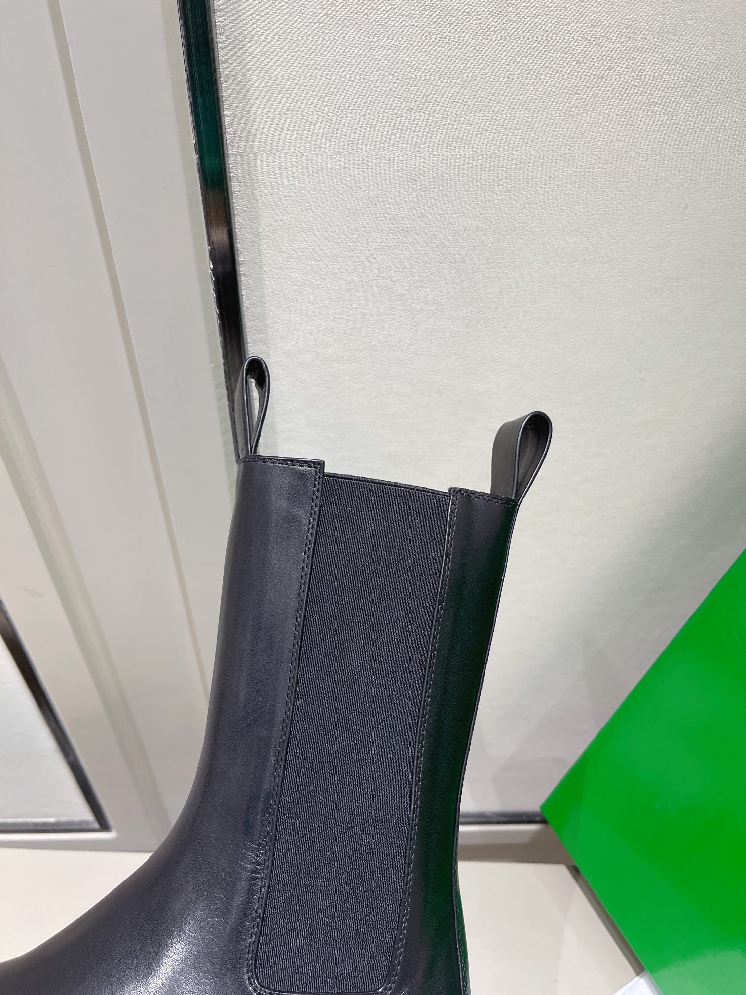 BV - Ботинки на белой подошве на платформе до середины икры