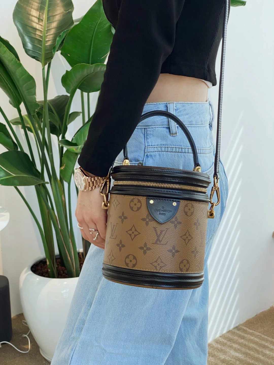 m43986-LV-Cannes Money Bucket-Handbag/Crossbody Bag