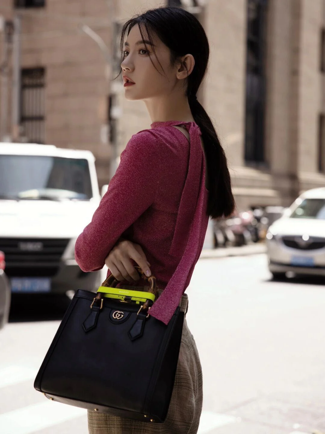 Сумка Gucci Bamboo - Фотографии в одежде - 2