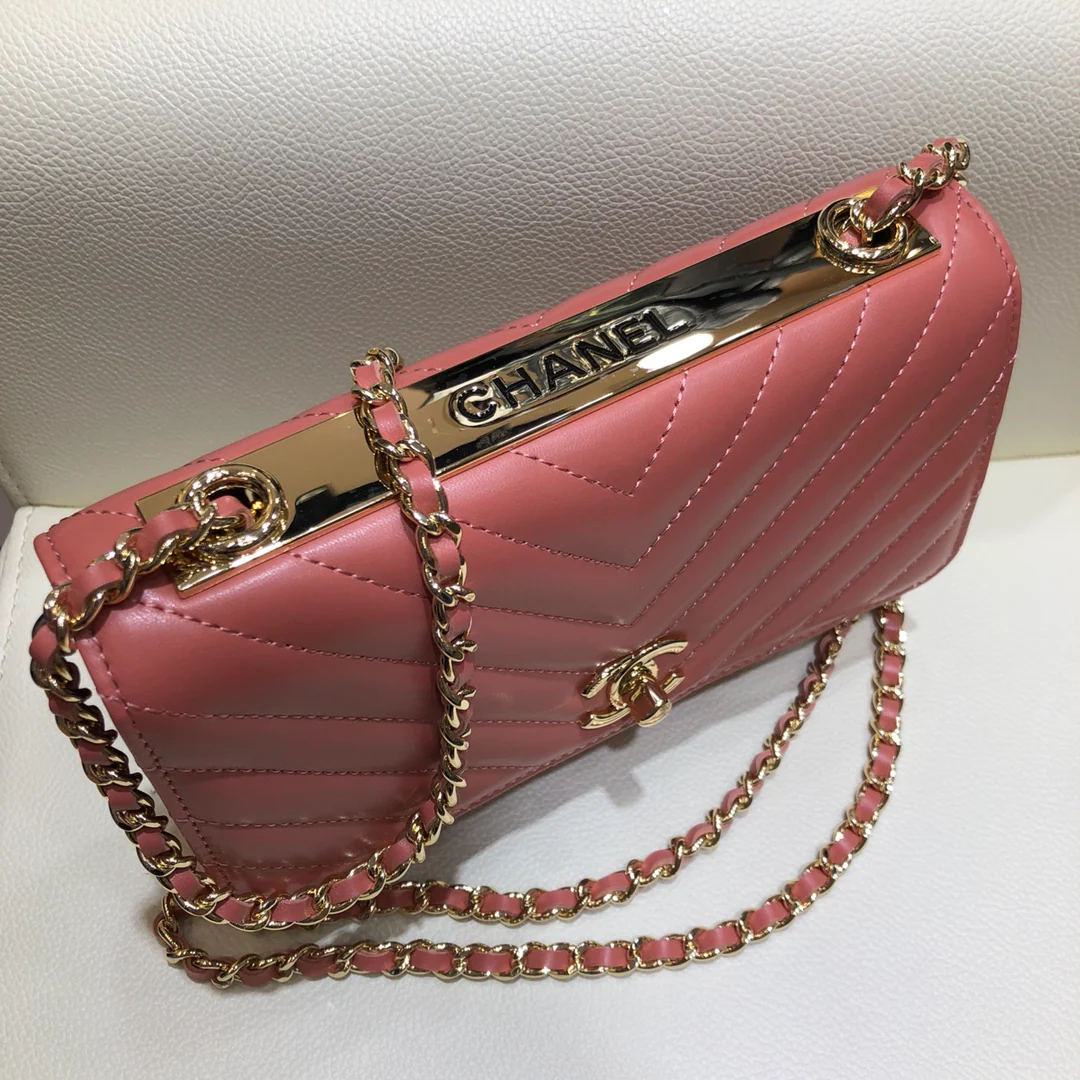 Chanel-trendy-cc-woc-19cm-2