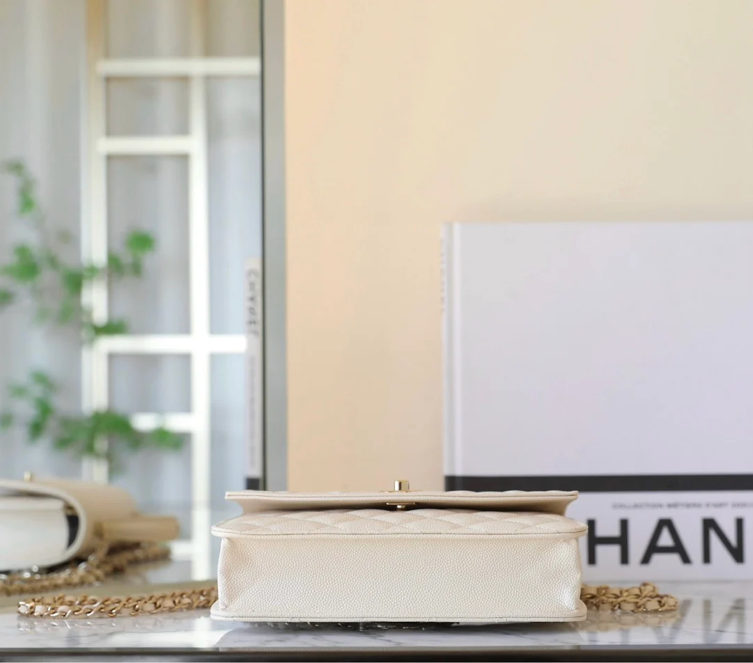 Рюкзак-мессенджер Chanel 25c - кремово-белый