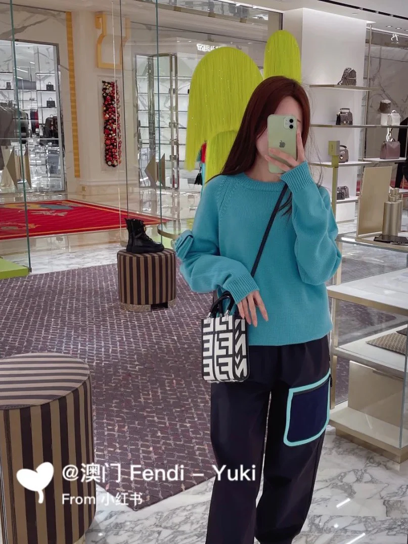 Сумка-тоут Fendi Sunshine — мини — черно-белая коллаборация