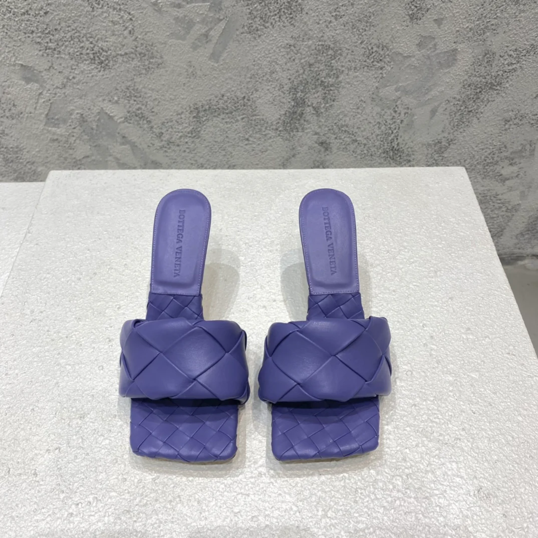 Новинка сезона весна/лето 2021 от BV - Плоские плетеные сандалии на шпильке - Фиолетовые