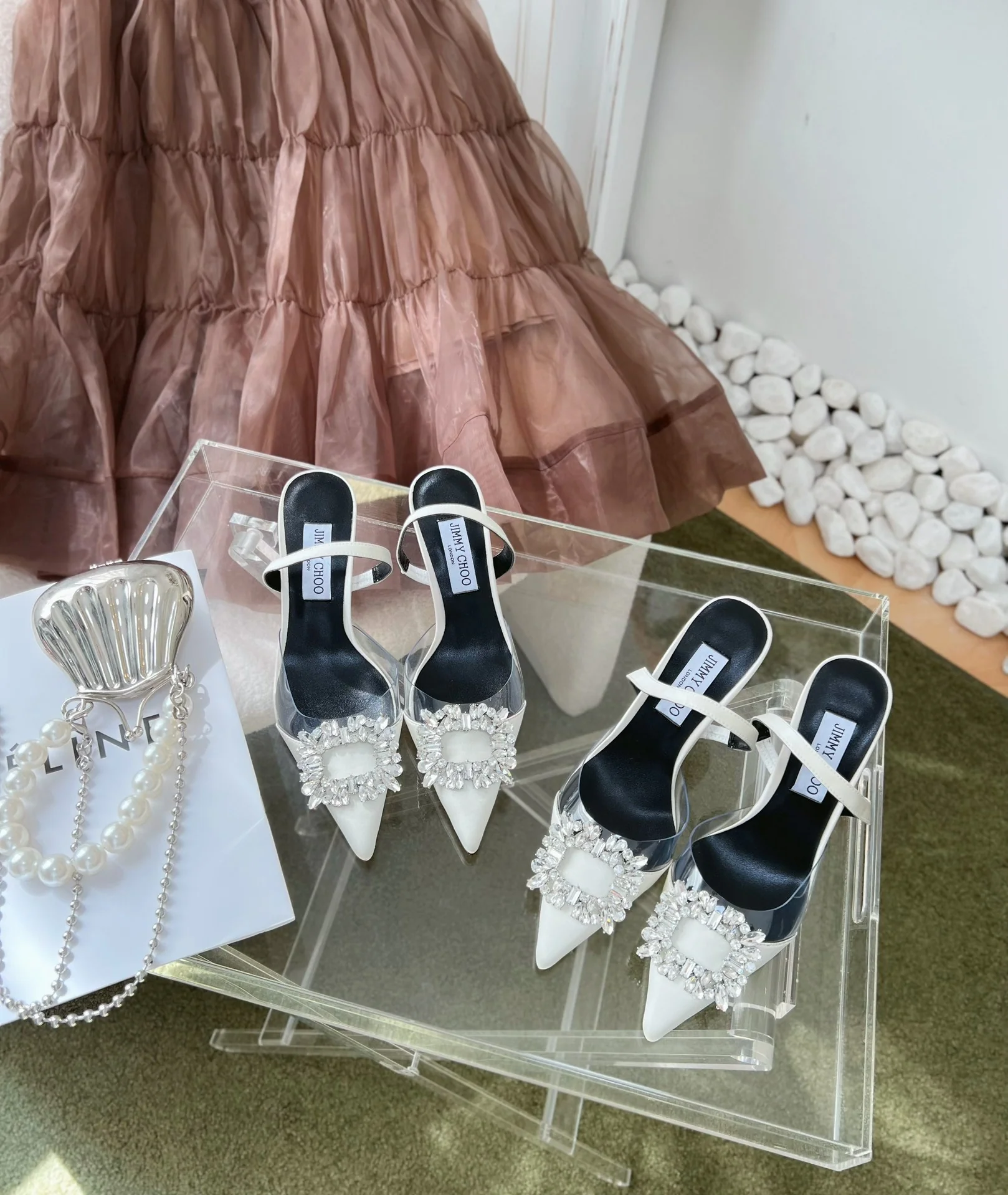 Босоножки на шпильке Jimmy Goddess Series с бриллиантовой пряжкой - белые