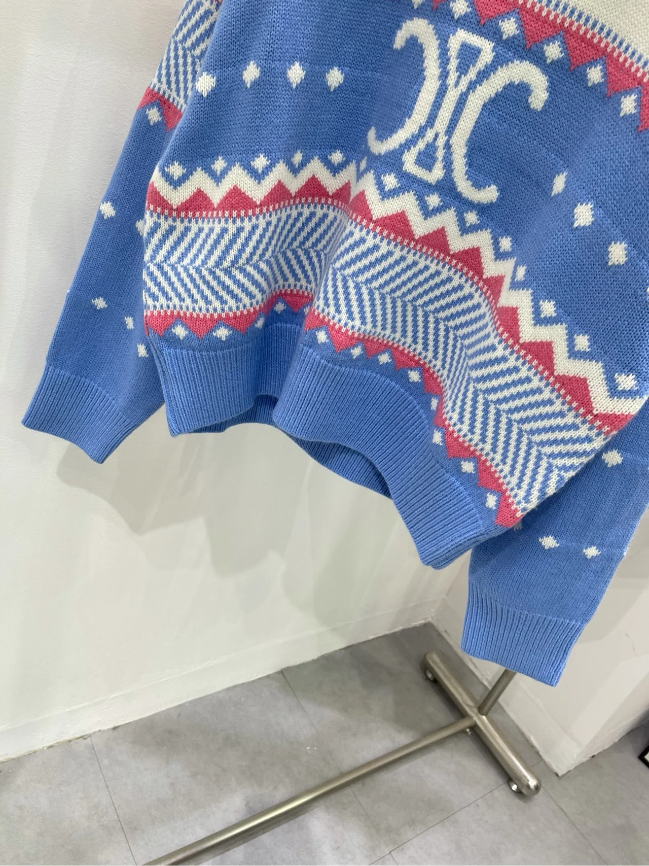 Свитер Celine 2403 с геометрическим узором 