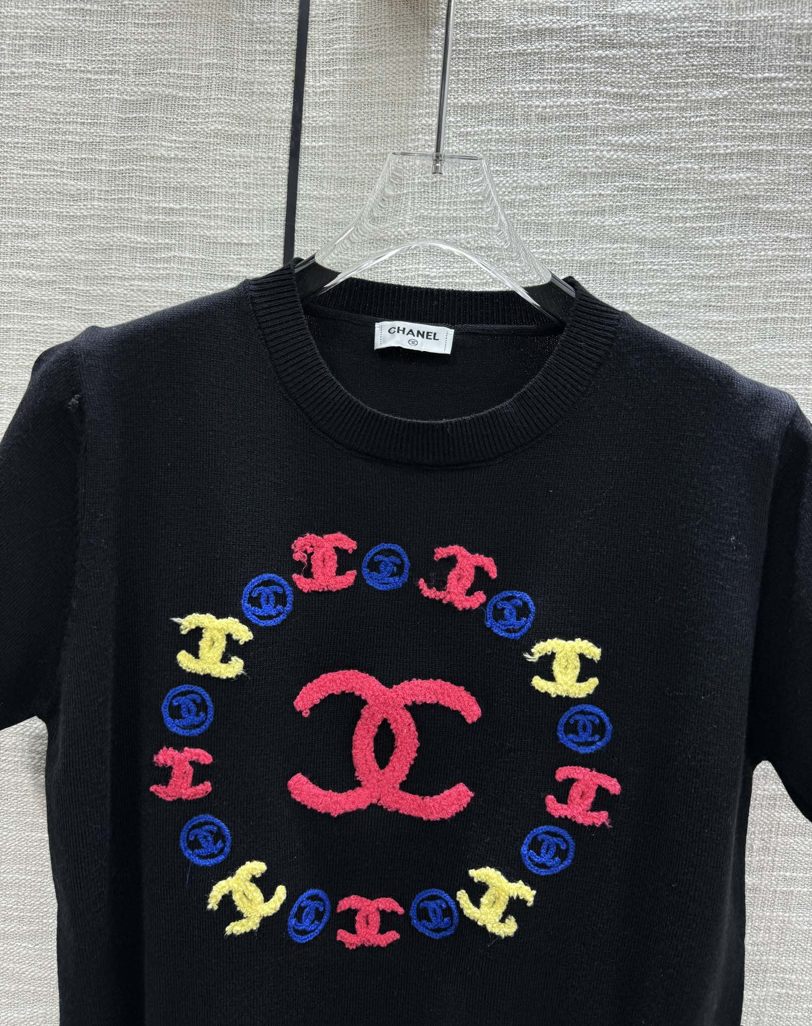 Футболка Chanel 2403 Double C Knit с коротким рукавом - черная