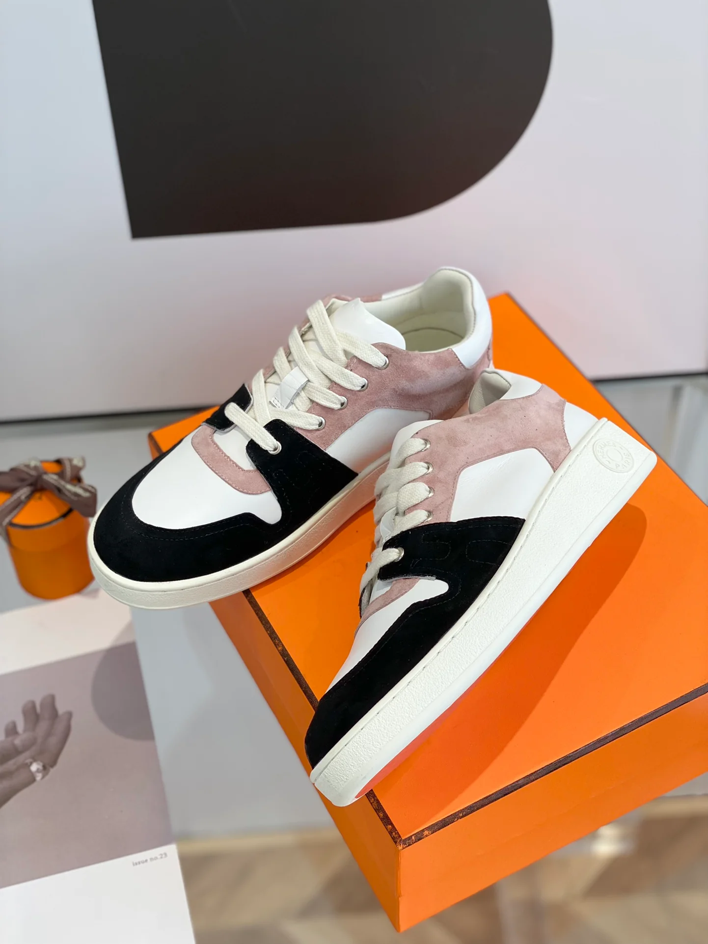 Серия Hermes 22free - кроссовки