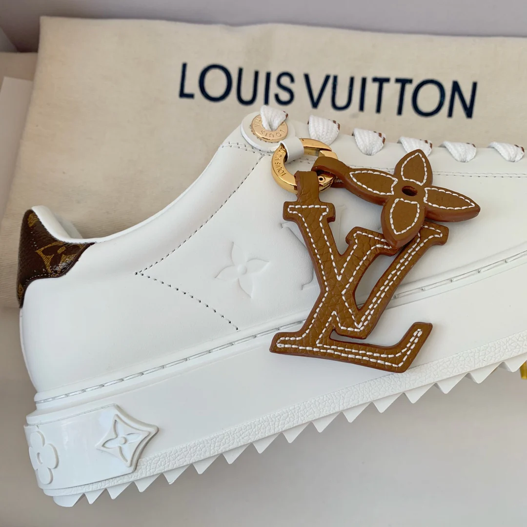 Белые кроссовки на платформе LV Time Out Series с коричневым язычком