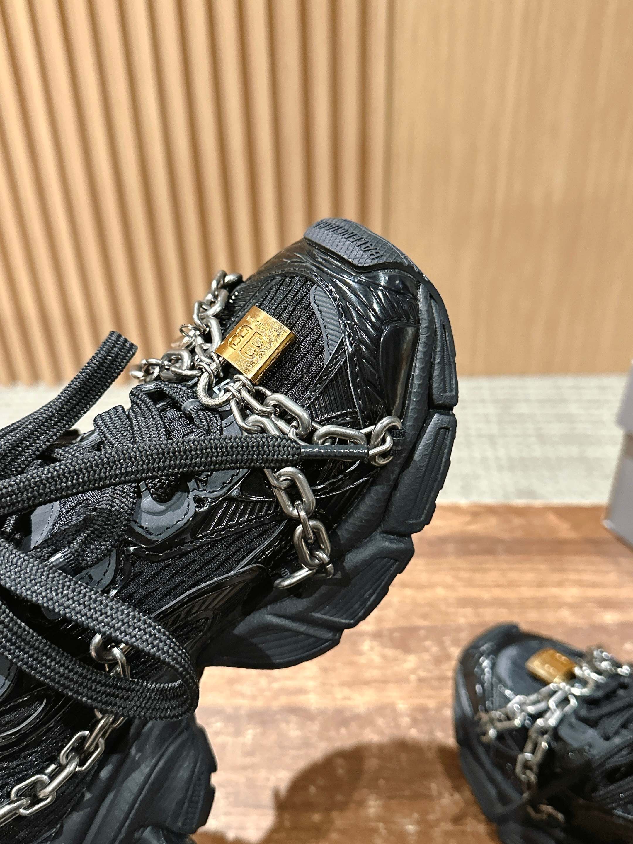 Массивные кроссовки Balenciaga — парный стиль — черные