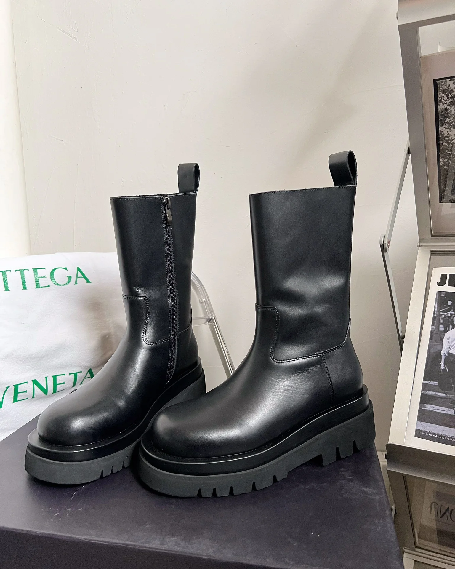 Новинка осенне-зимней коллекции BV - Ботильоны на молнии - Черные