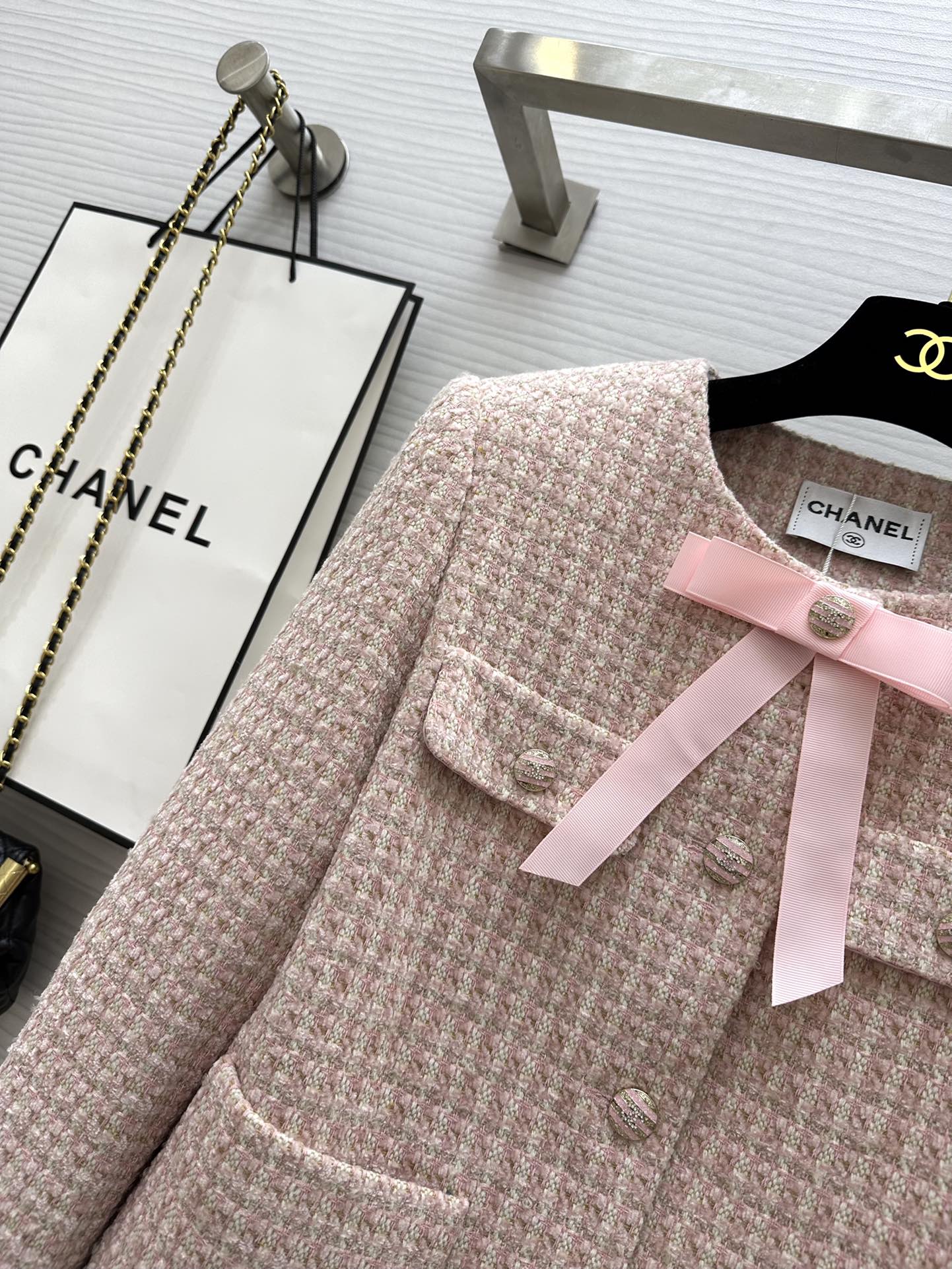 Chanel - 2403-24 Ранняя весна Новый стиль Девичий круглый вырез Классический тканый жакет