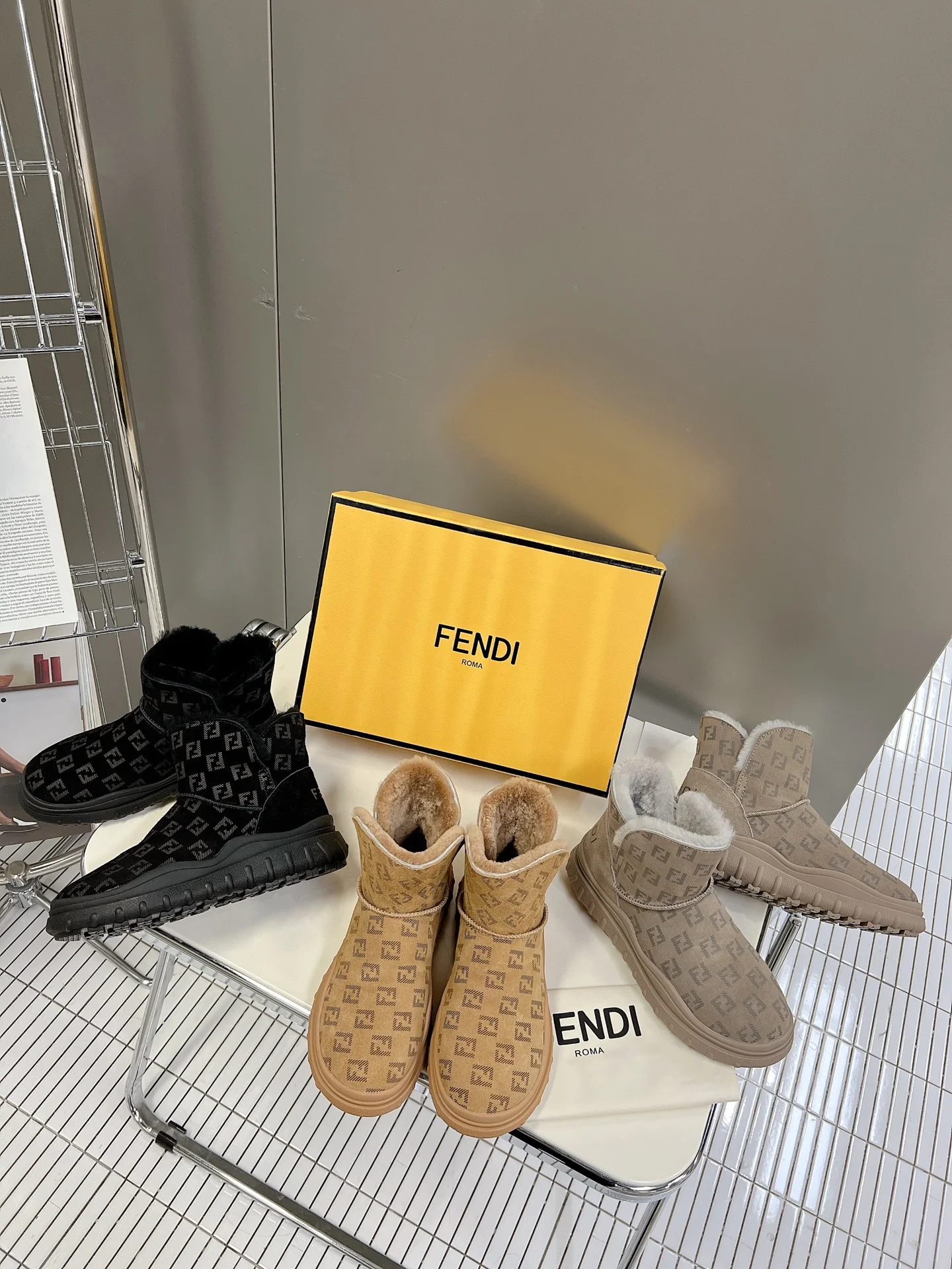 Ботильоны Fendi 22ss All-Letter Ankle Boots - серые
