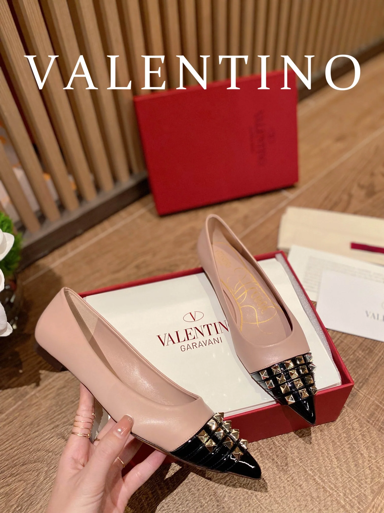 Valentino - Абрикосовые балетки с острым носком - 1