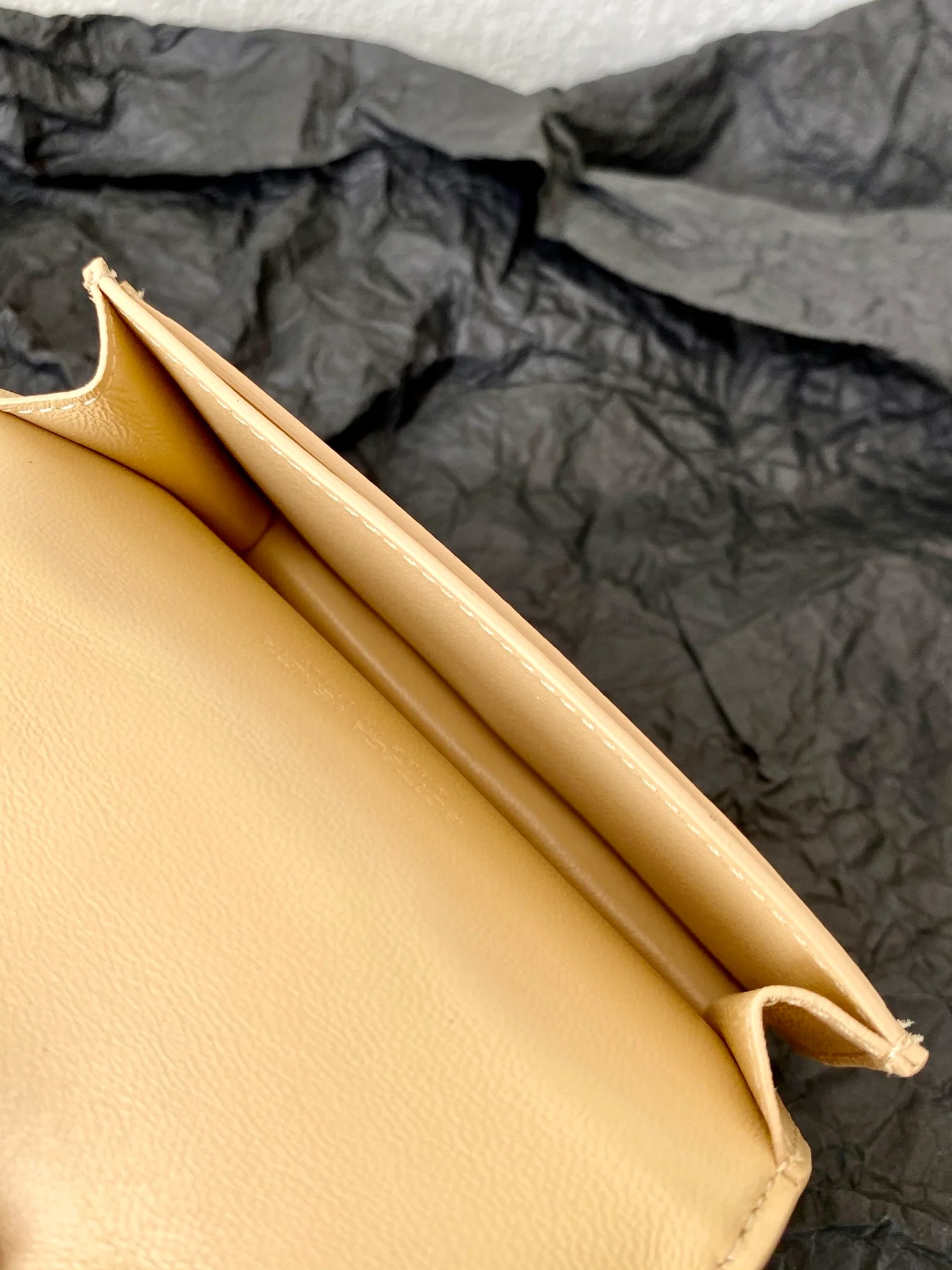 BV- 大格翻盖卡包 小羊皮 12.2×7.5×2.5cm