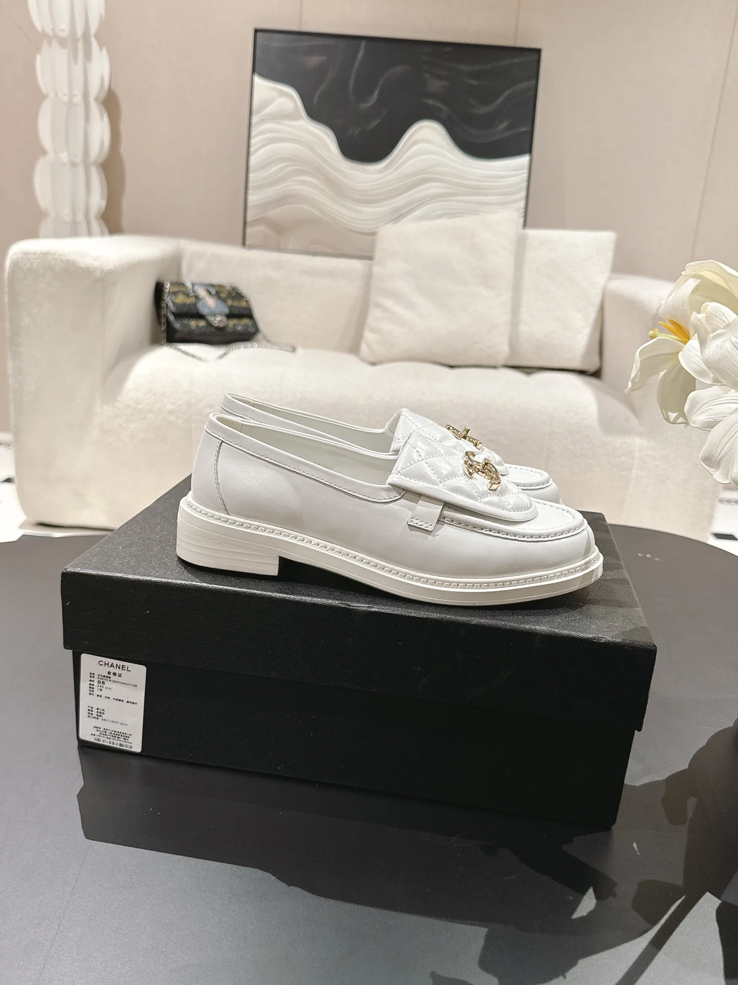 Лоферы Chanel 2024 в клетку - белые