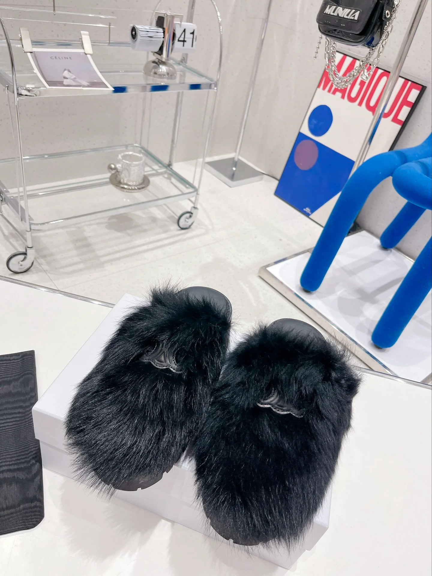 Новые меховые тапочки Celine 2022 года - размеры 35-39-40 (изготовлены на заказ)