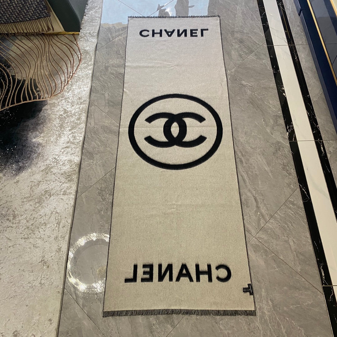 Chanel - Классический двусторонний кашемировый платок
