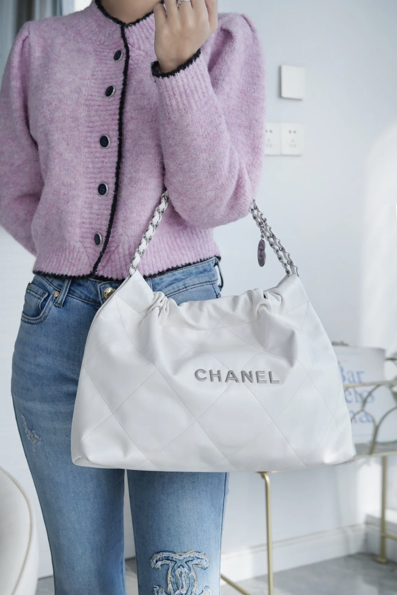 Сумка Chanel No. 22 - горизонтальная - белая