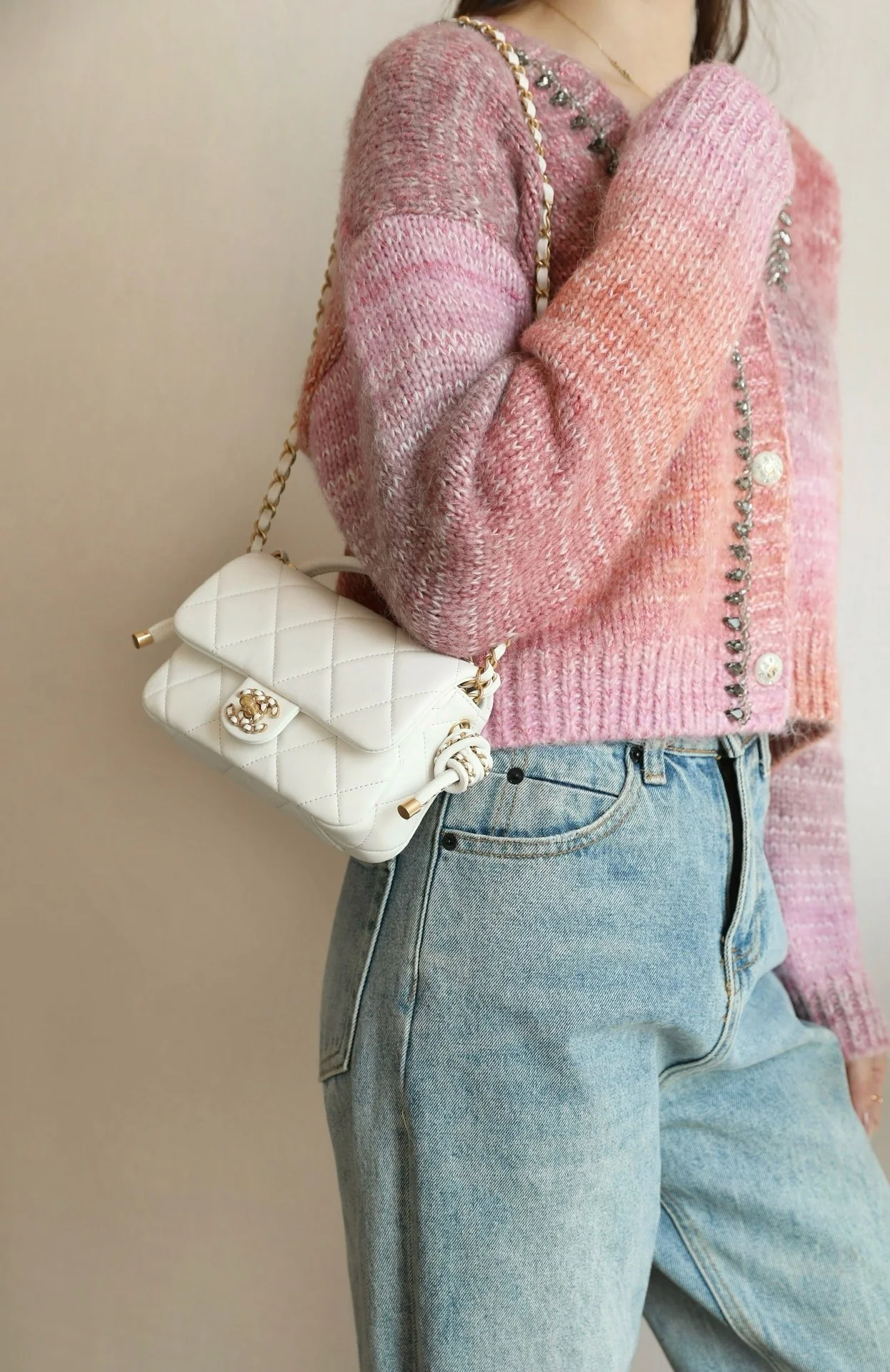 Chanel 25c - Мини-сумочка с узлом и клапаном - Белая с золотой фурнитурой