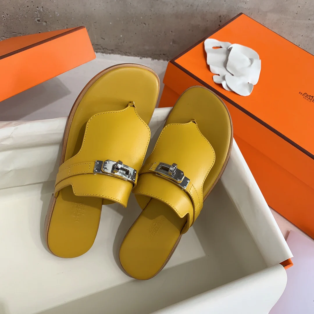 Шлёпанцы Hermes Kelly — горчично-жёлтые