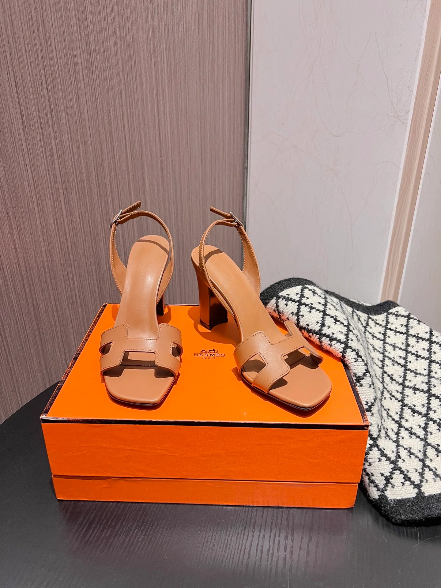 Босоножки на высоком каблуке Hermes - коричневые