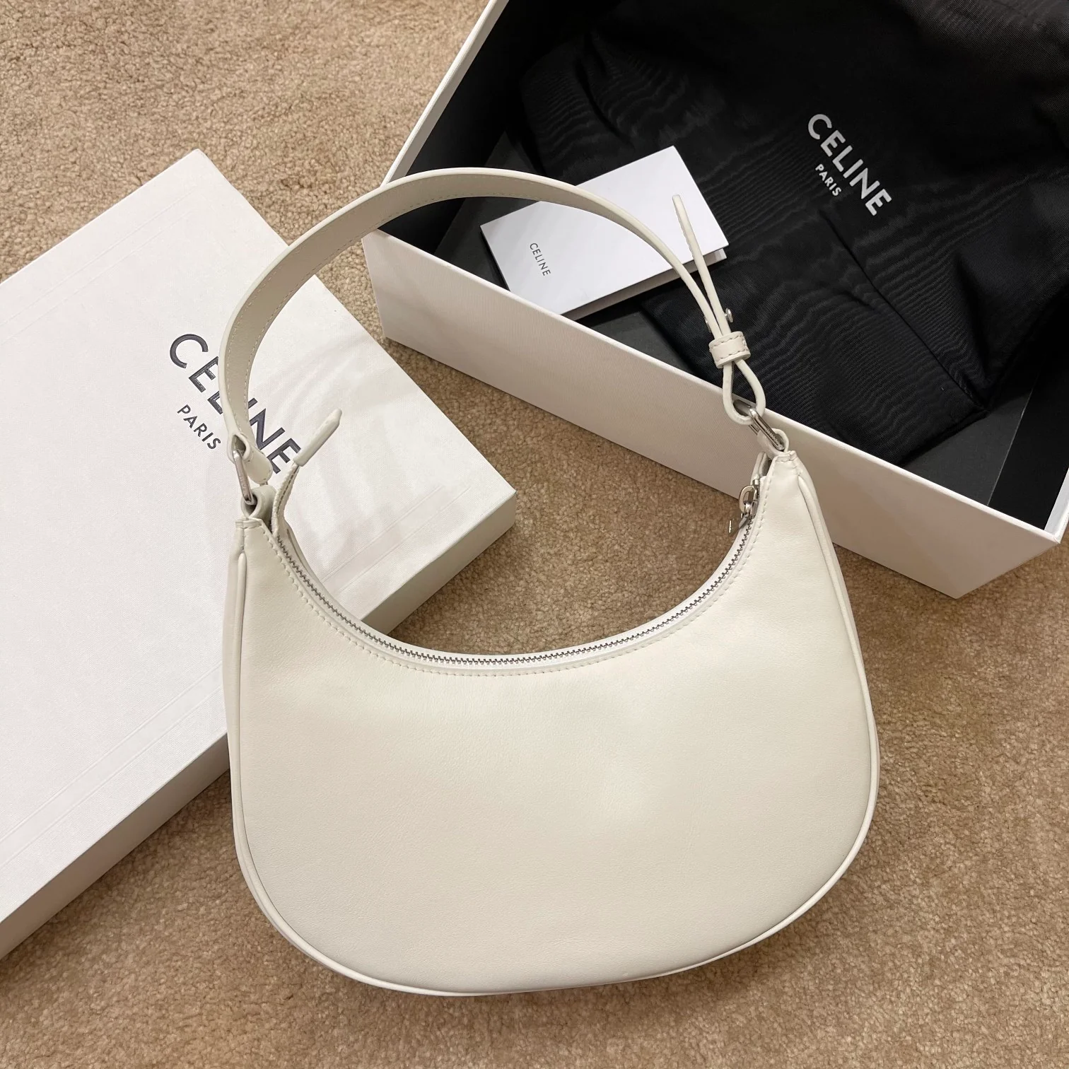 celine-ava сумка подмышки-1