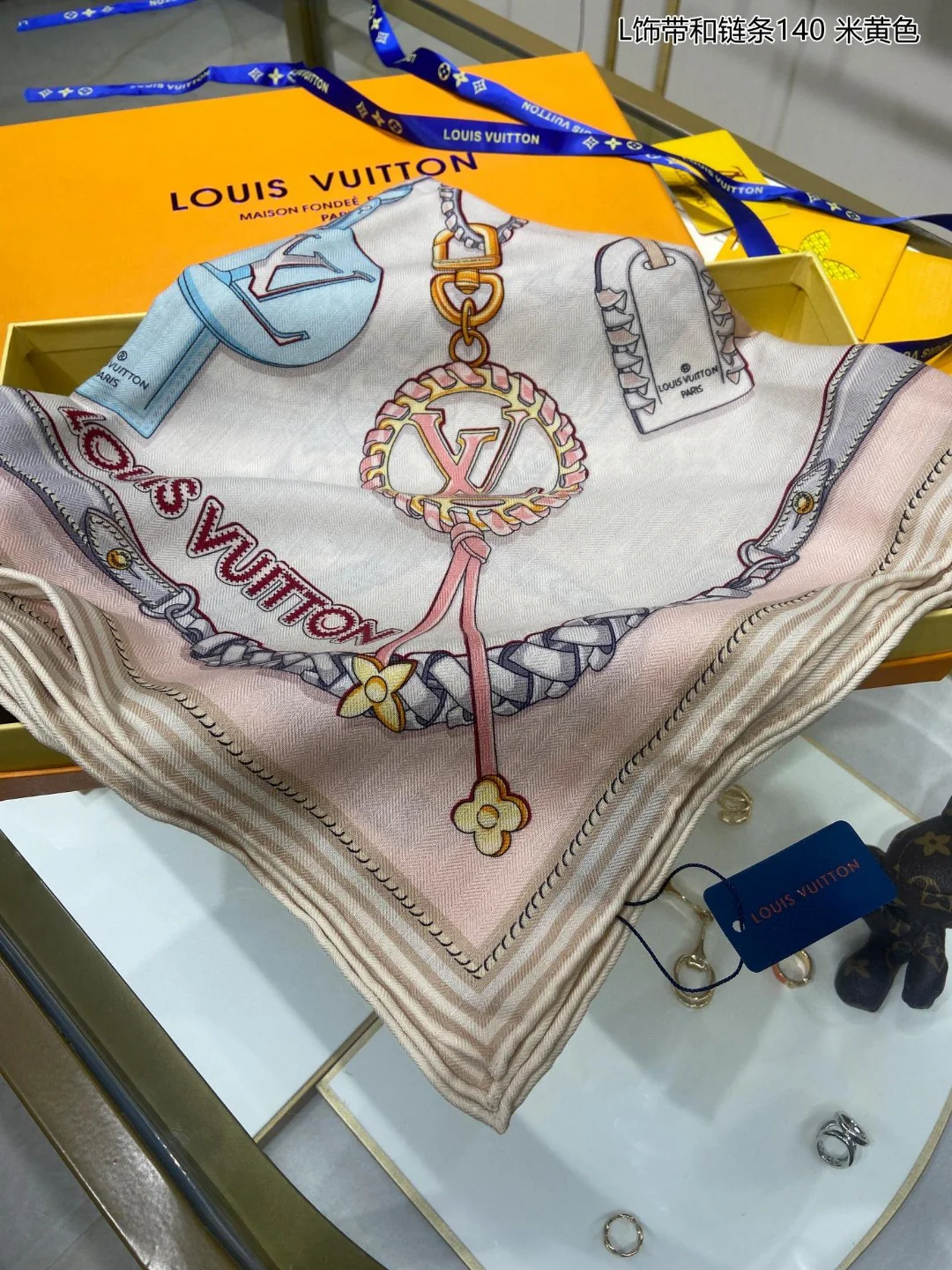 Квадратный шарф Hermes с лентой и цепочкой - 140 см - 70 см - кашемир - 30 см - шелк - 1 см