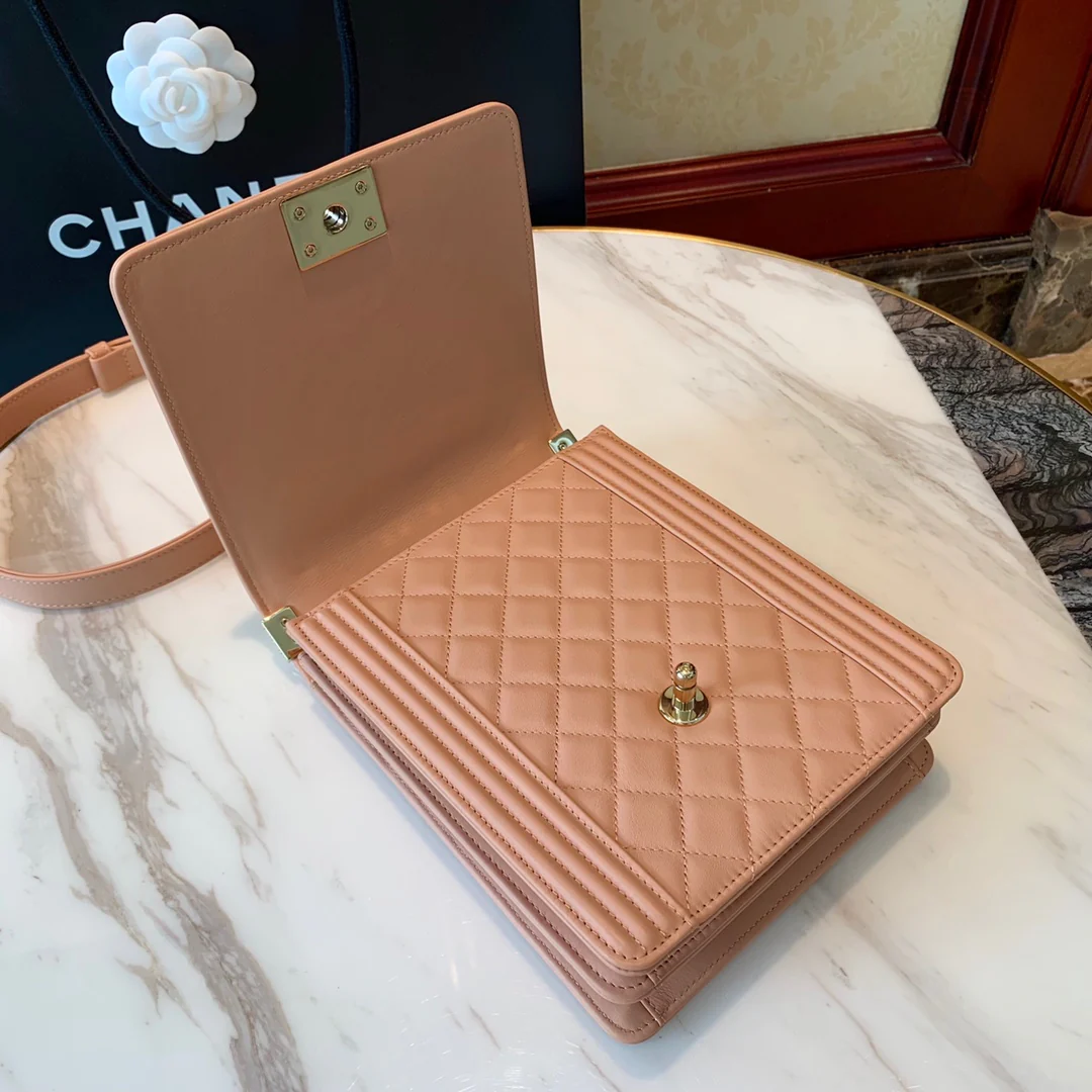 Chanel-boy-19-5-16-6cm