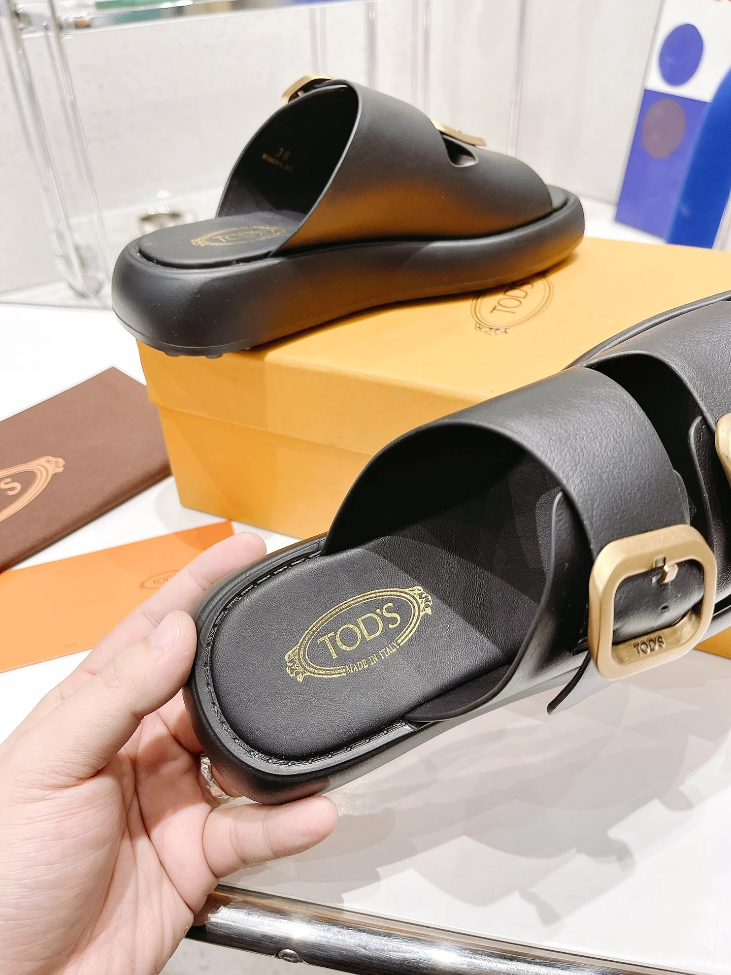 Тапочки на платформе Tods - черные