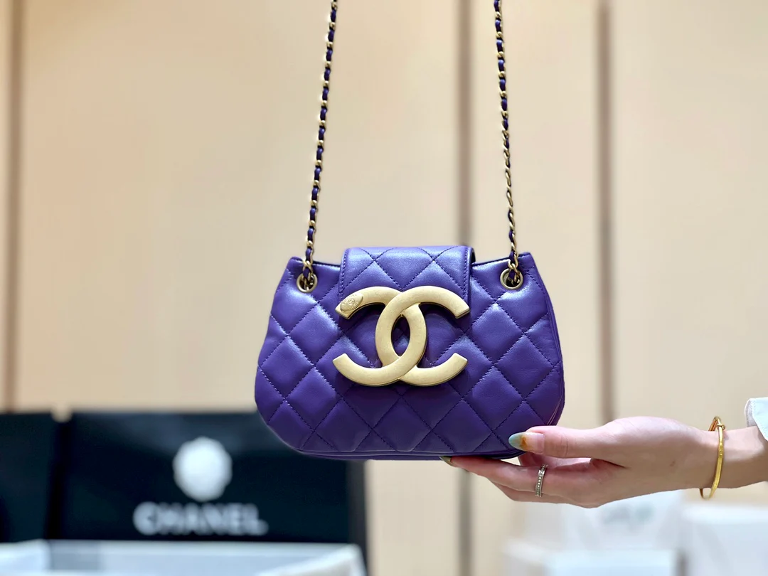 Новая коллекция Chanel ?Ранняя весна? — 24c — Большая ретро-сумка Double C — Мессенджер — Фиолетовая