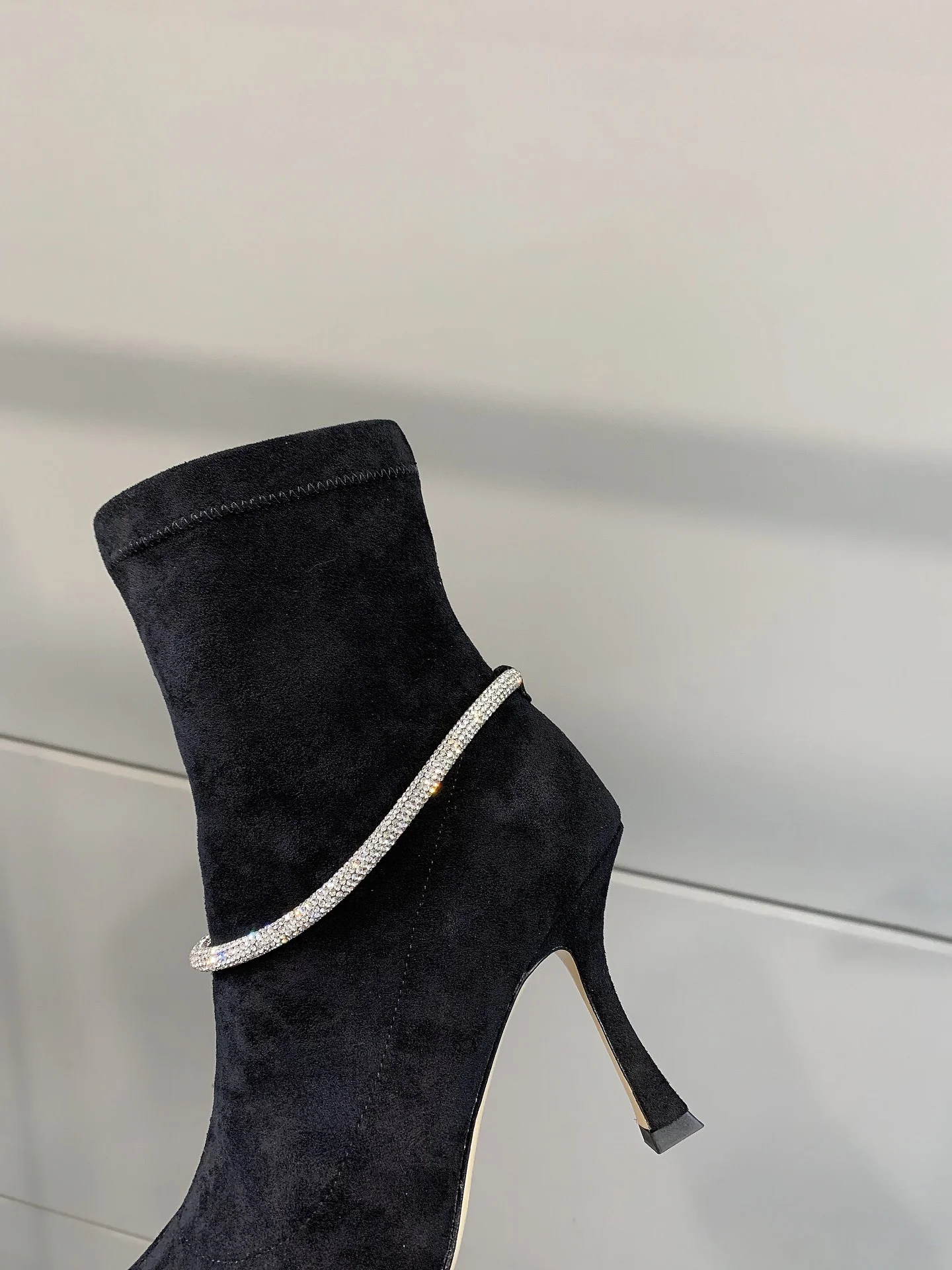 Jimmy - Ботинки на низком каблуке в стиле 