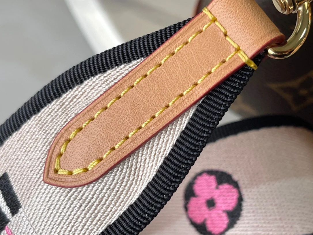 m45985-LV-diane Saddle Bag-Classic Monogram Canvas