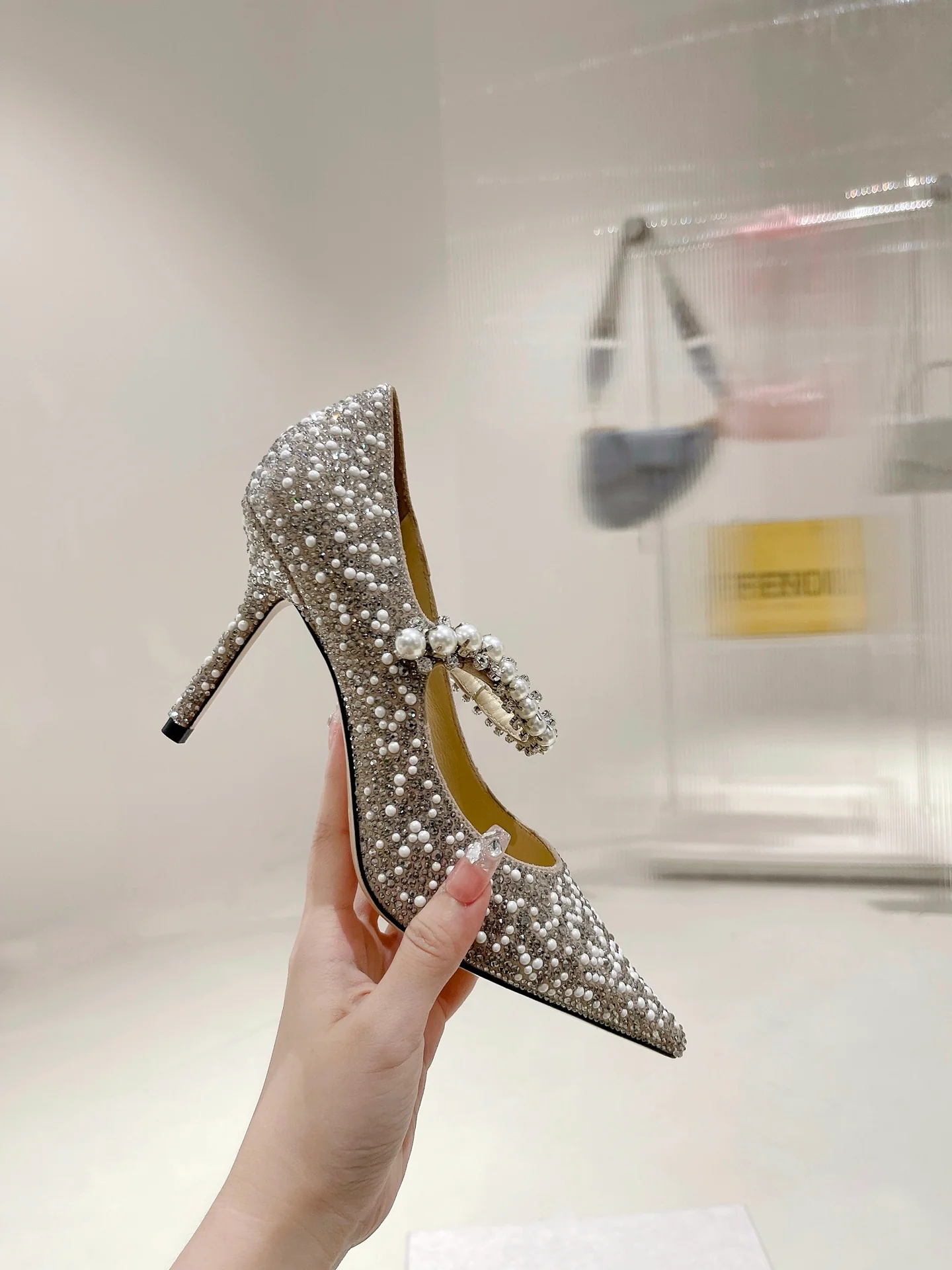 Туфли на высоком каблуке Jimmy с острым носком и жемчужной отделкой - 8-5 см - серебристые