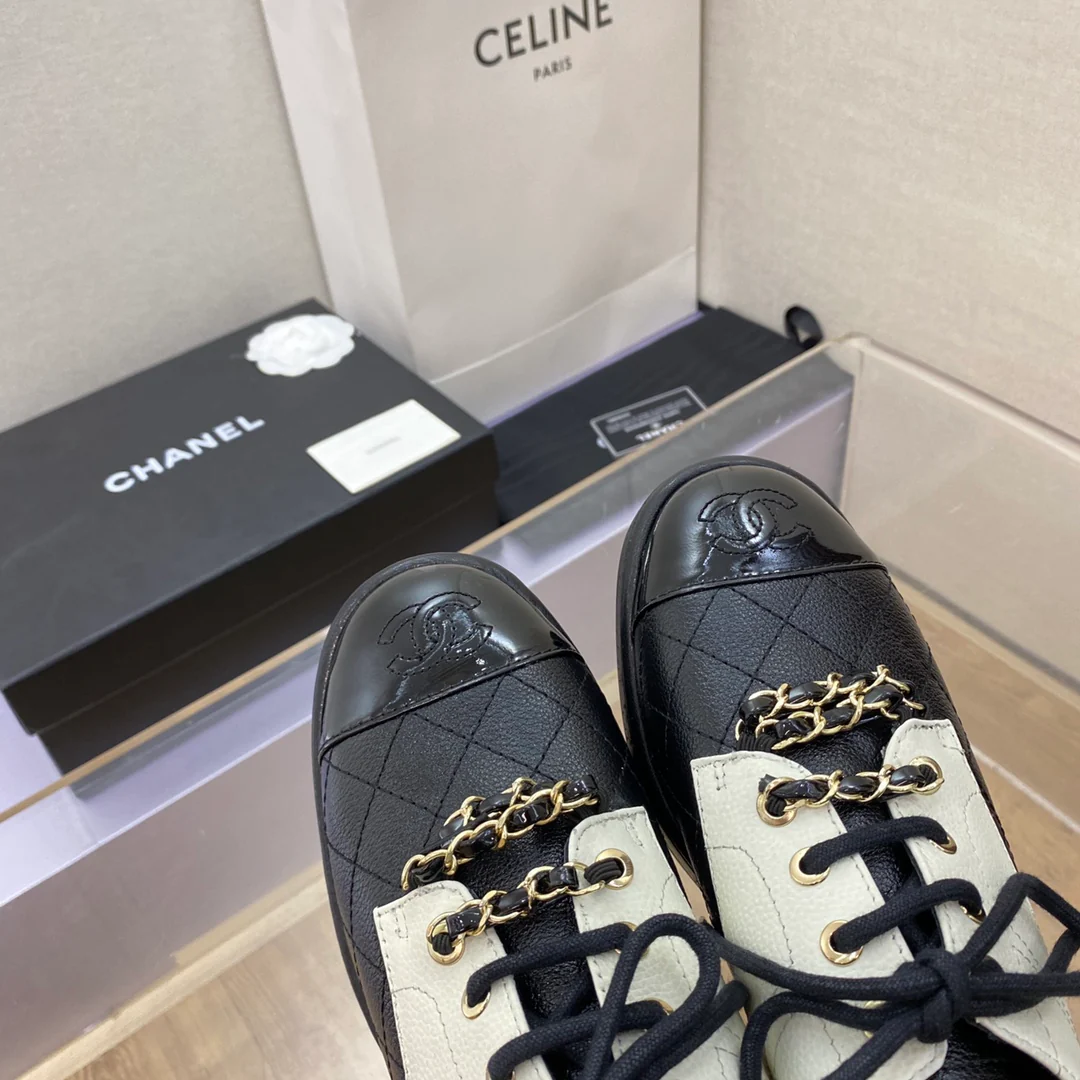 Chanel - Лоферы на платформе с цепочкой и шнуровкой