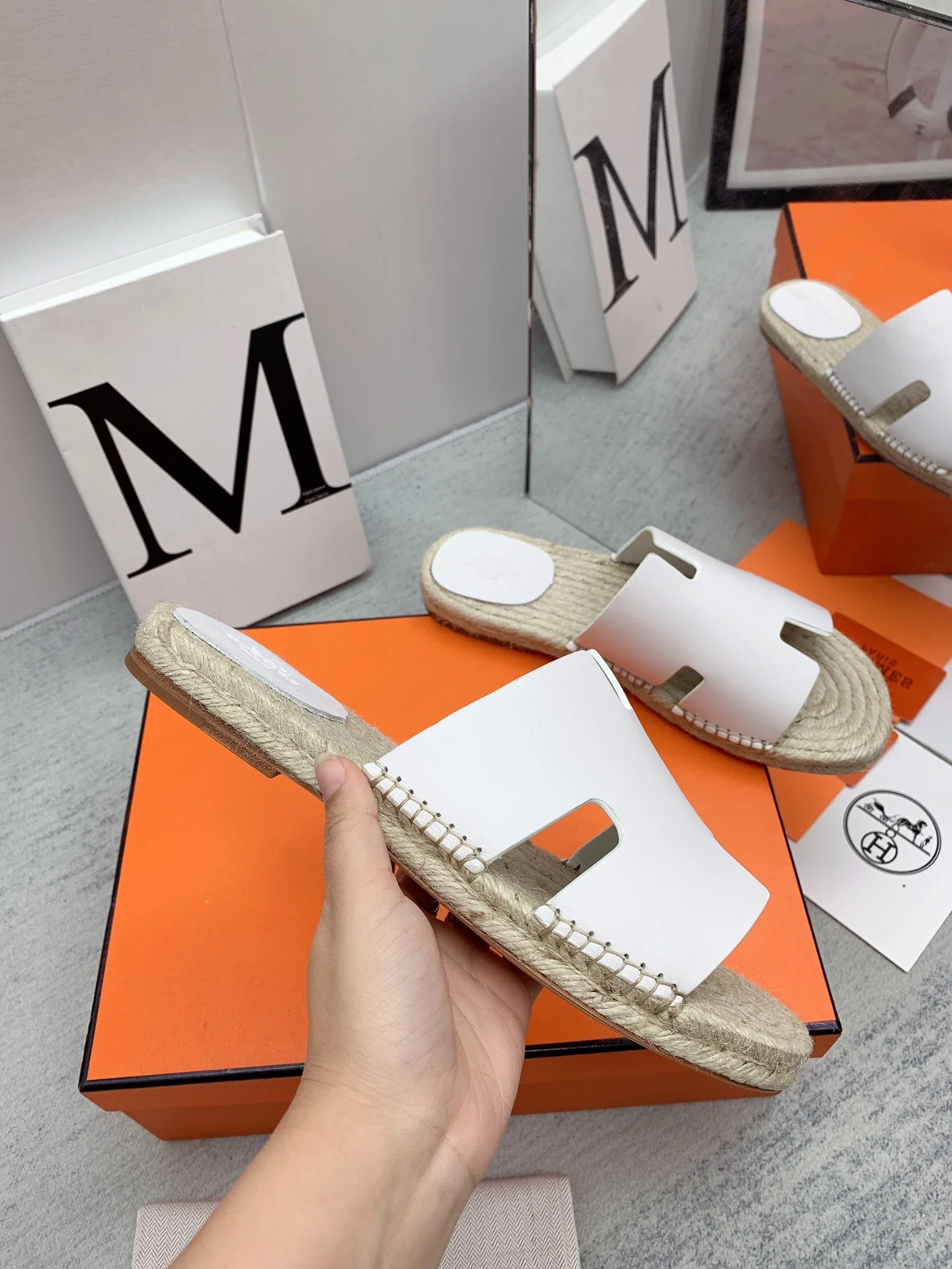 Мужские плетеные тапочки Hermes