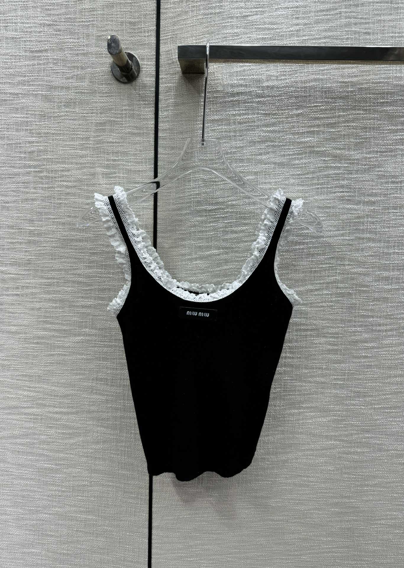 Miu Miu-2404-Вязаный жилет с цветовыми блоками-Черный-1