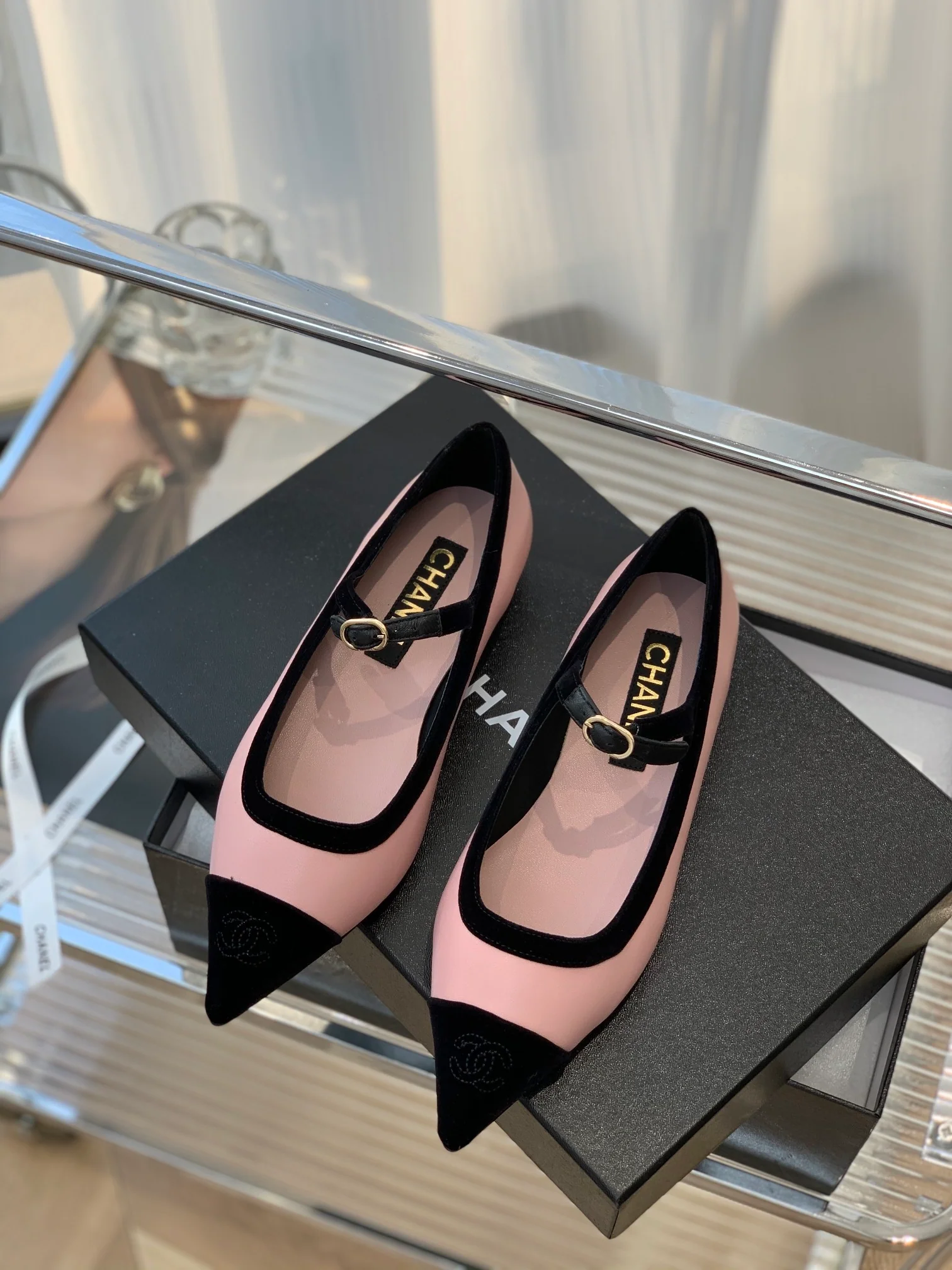 Туфли Мэри Джейн от Chanel — бархат и овечья кожа — розовые