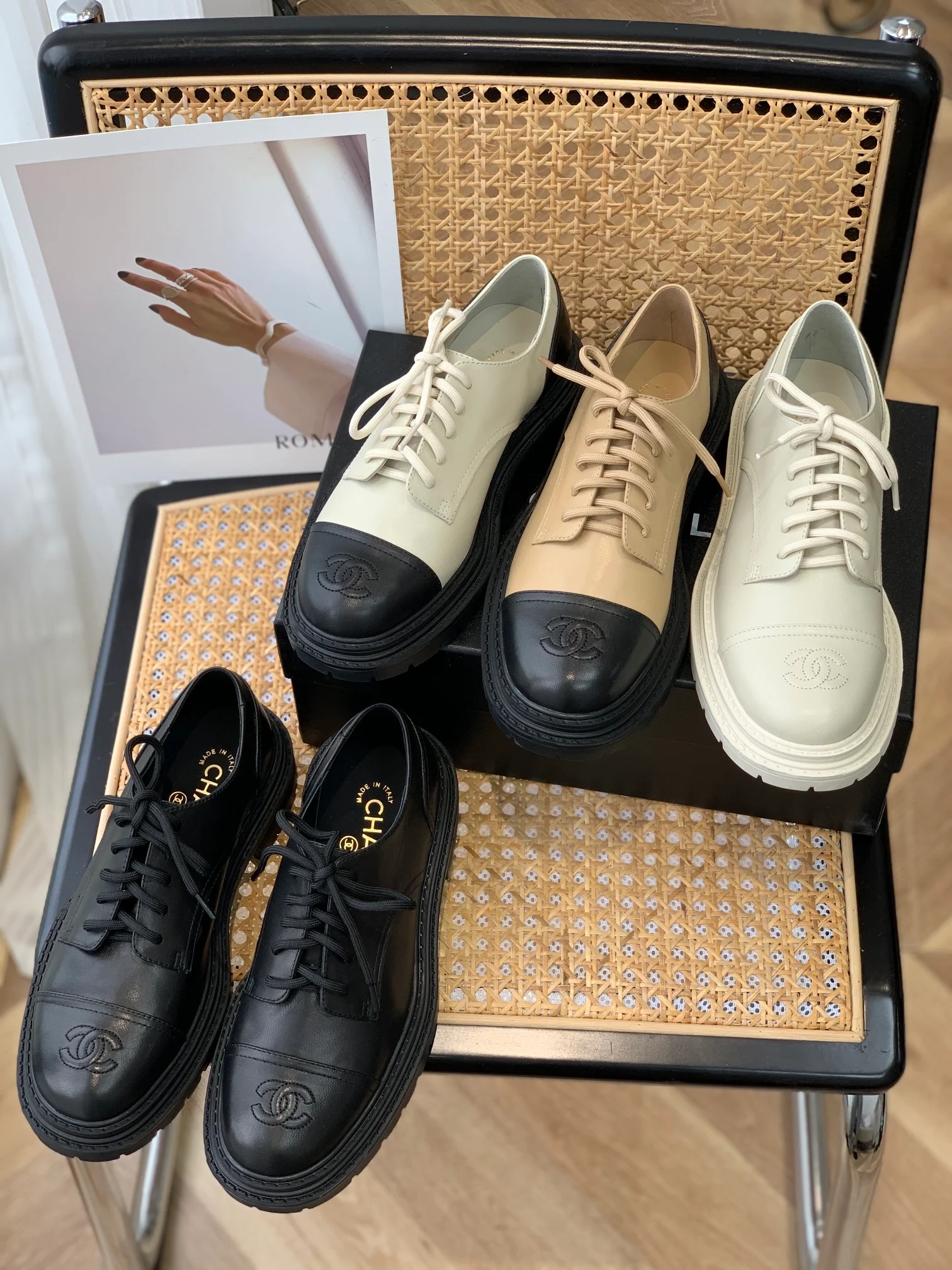 Классические туфли Chanel на массивном каблуке - черные