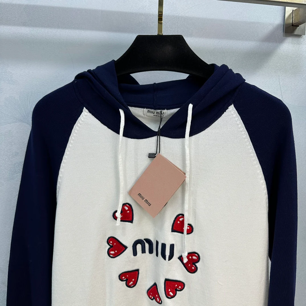 Miu Miu - 2404 - Весенняя новая вязаная толстовка