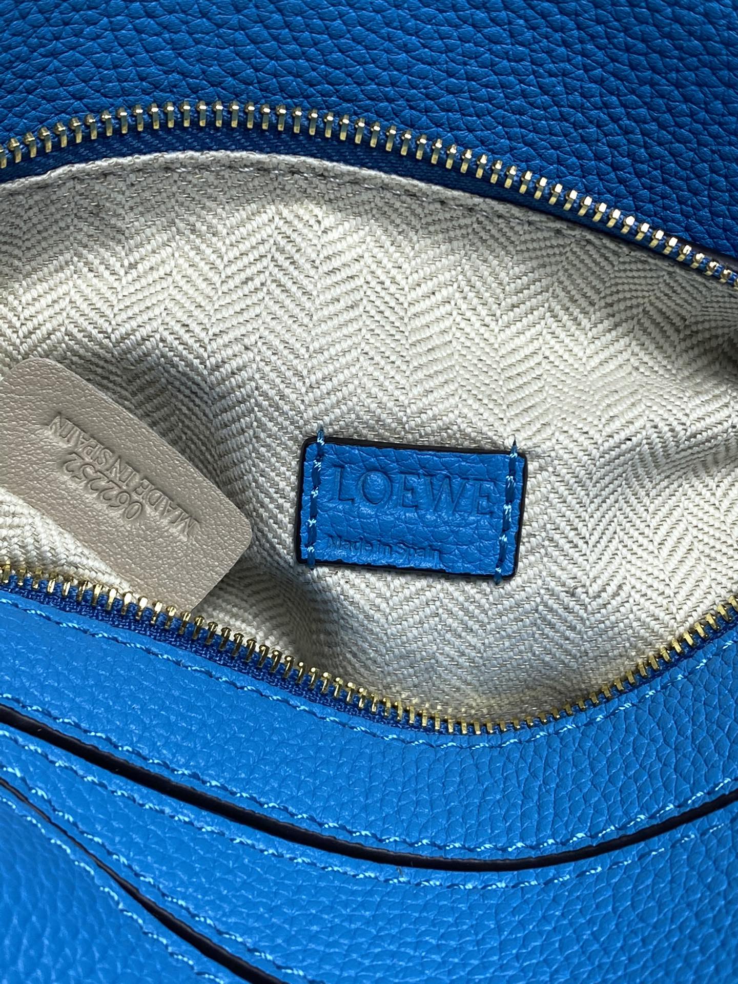 Loewe Puzzle Mini Lychee Blue