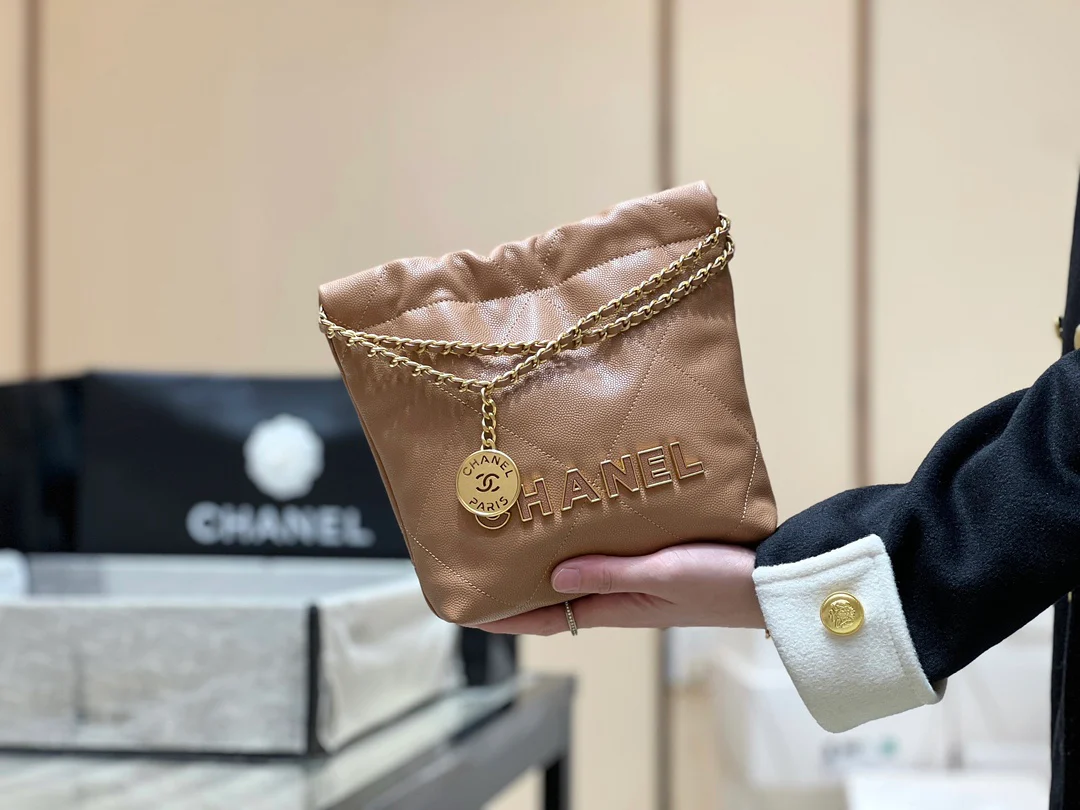 Мини-сумка Chanel Mini 22, лимитированная серия, мусорный мешок - коричневый.