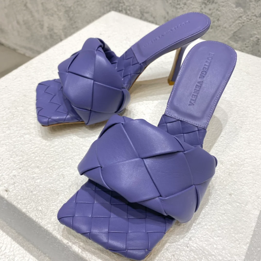 Новинка сезона весна/лето 2021 от BV - Плоские плетеные сандалии на шпильке - Фиолетовые