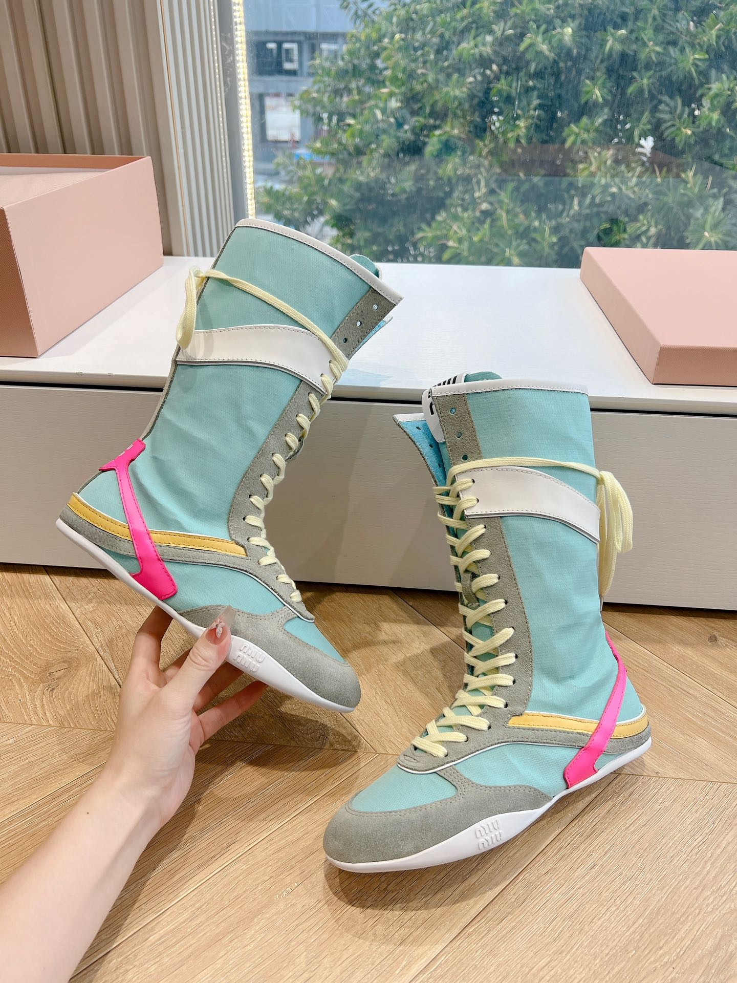 Ботинки для верховой езды Miu Miu 2025 - серые