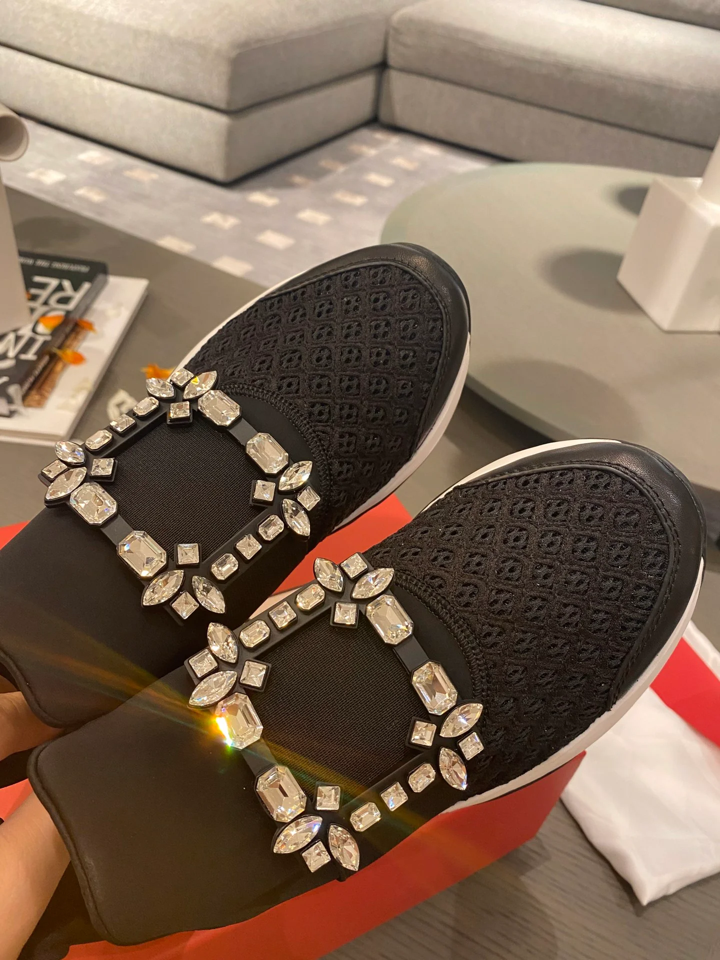 Кроссовки с пряжками - черные