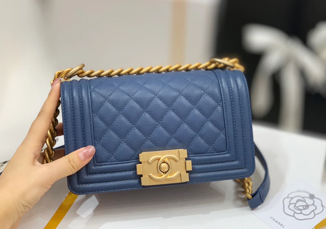 Chanel-boy-20cm-25
