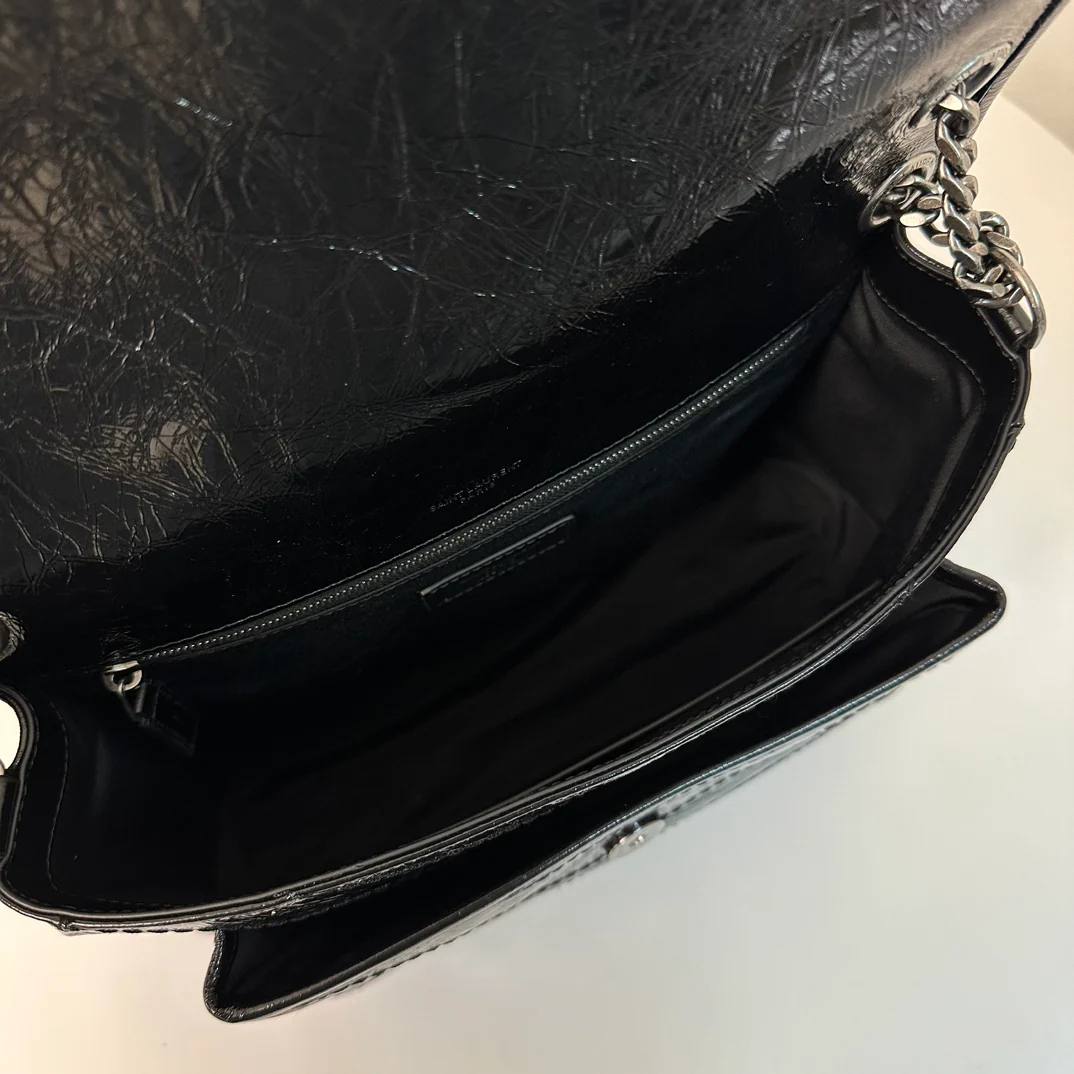 YSL Niki Baby 28 см, кожаная цепочка, черная, античное серебро