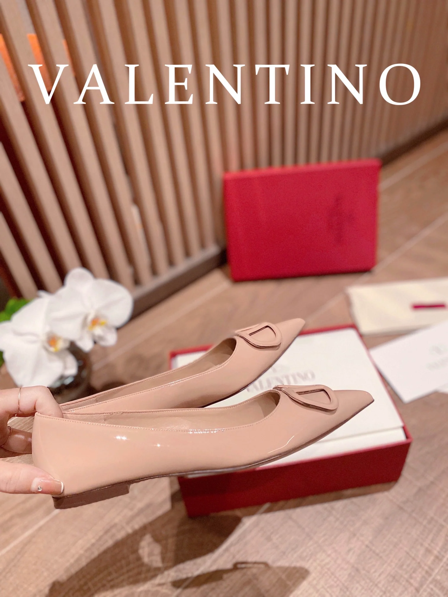 Valentino - Абрикосовые балетки с острым носком