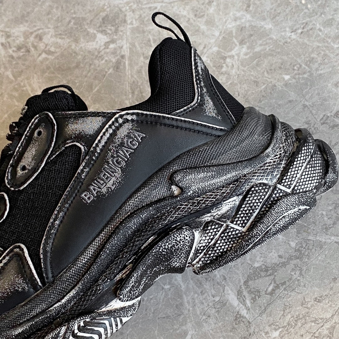 Кроссовки Balenciaga Triples на платформе, рваные джинсы, массивные кроссовки, черные.