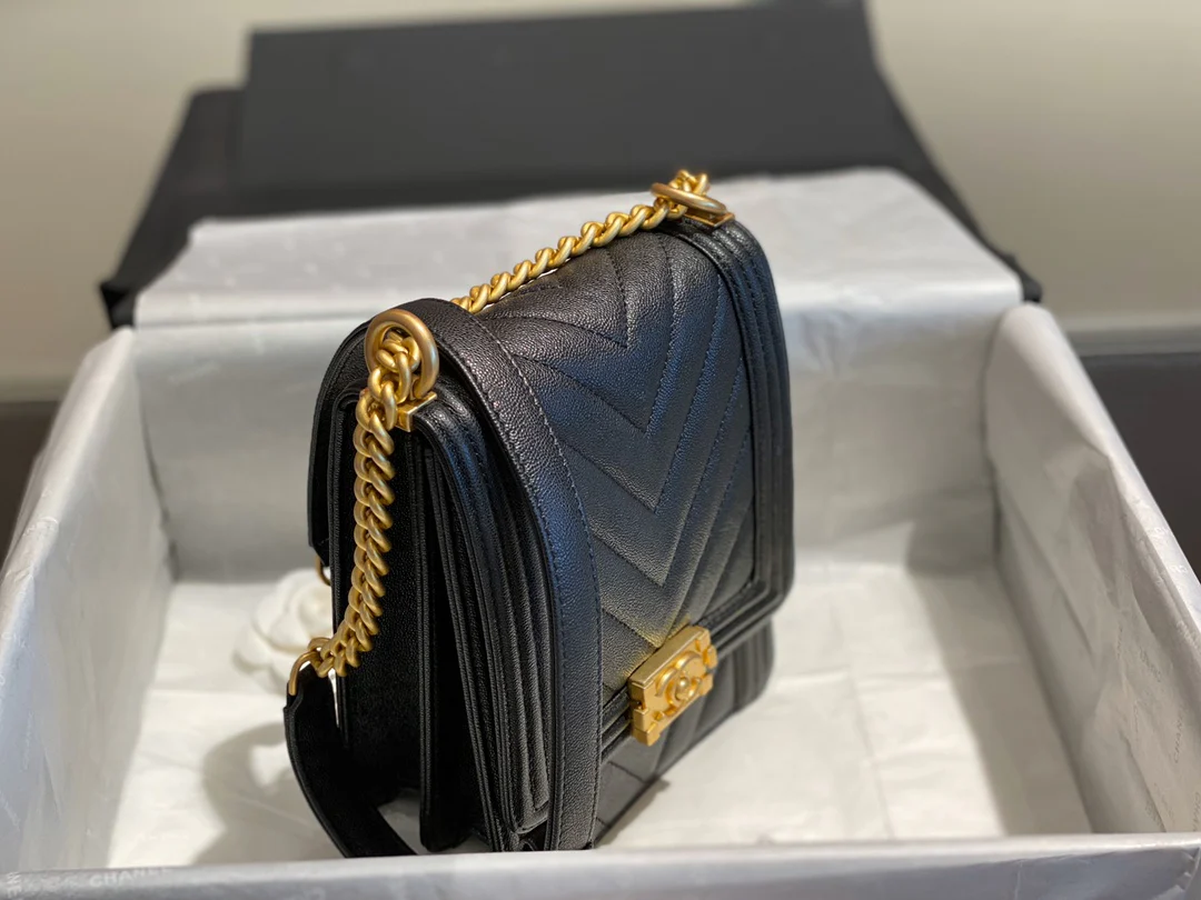 Chanel-boy-19-16-5cm-1